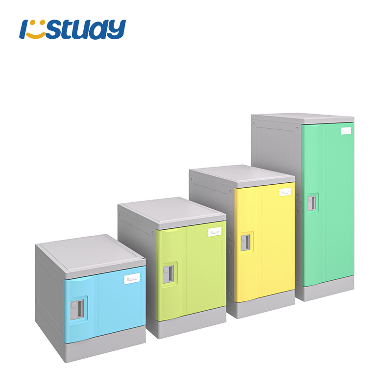 Шафки для сумок шкільного учня