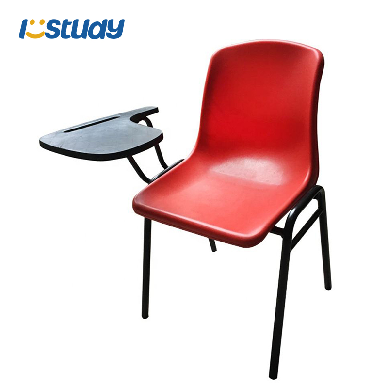 крісло для тренувань у класі з планшетом