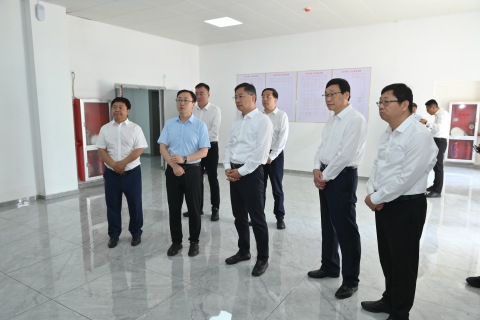 淄博市委书记马晓磊来我司调研，总经理张浩陪同.
