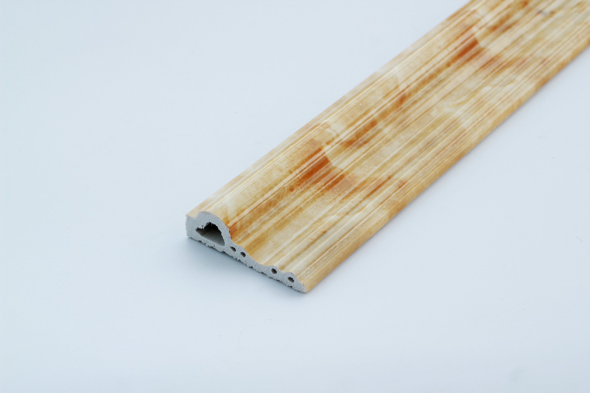 Moule d'extrusion de ligne décorative à faible mousse en plastique et bois PVC