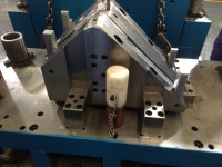 Multi-stations Transmission Die