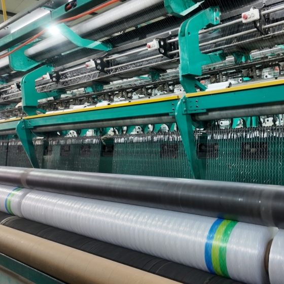 Nossa máquina CNC garante qualidade e fornecimento imbatíveis de envoltório de rede de fardos!