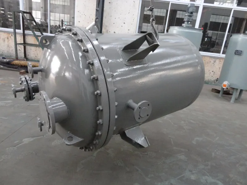 PTFE spray lining reactor