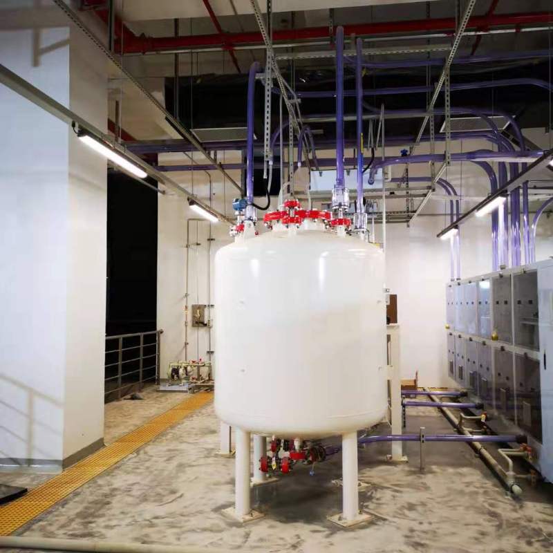 Rezervoarji za polprevodniško industrijo