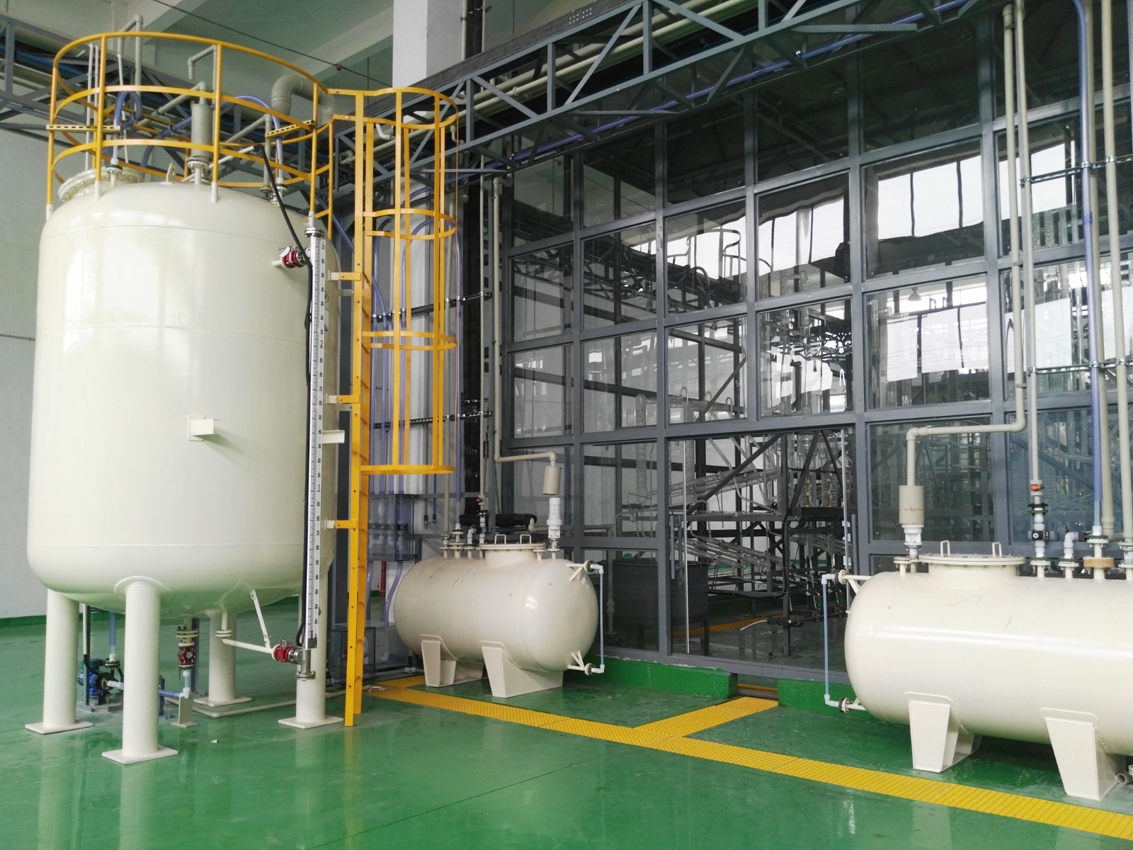 Storage tanks for electronic chemicals industry