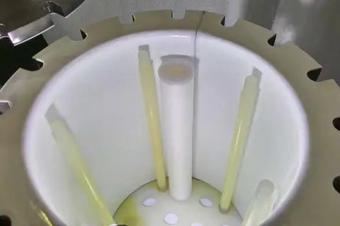 Completata la costruzione del più grande gruppo di serbatoi di stoccaggio di GNL da 270.000 metri cubi al mondo