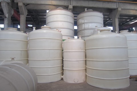 Capacity selection and installation precautions for steel lined plastic storage tanks
