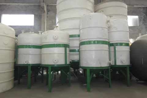 Tecnologia di lavorazione e rivestimento della plastica a rotazione per serbatoi di stoccaggio anticorrosione