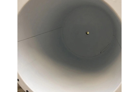 Korrosioonivastase kemikaalimahuti korpuse metallpindade puhastamine