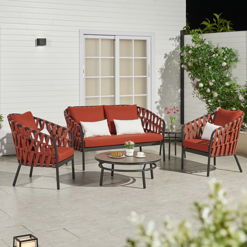 Красный цвет веревочного сада на открытом воздухе диван-мебель