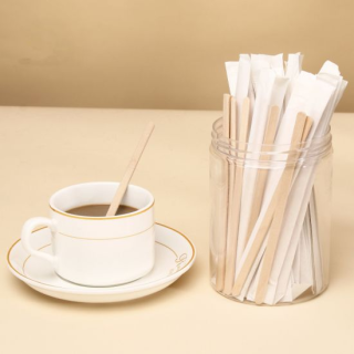 Bâtonnets à café en bois emballés individuellement