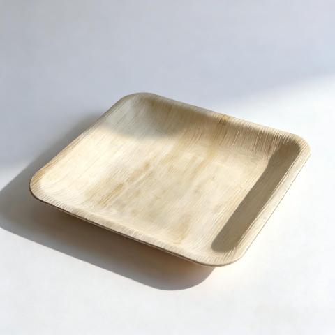 थोक में उपलब्ध 4-10 इंच आकार की ताड़ के पत्तों की चौकोर प्लेटें।