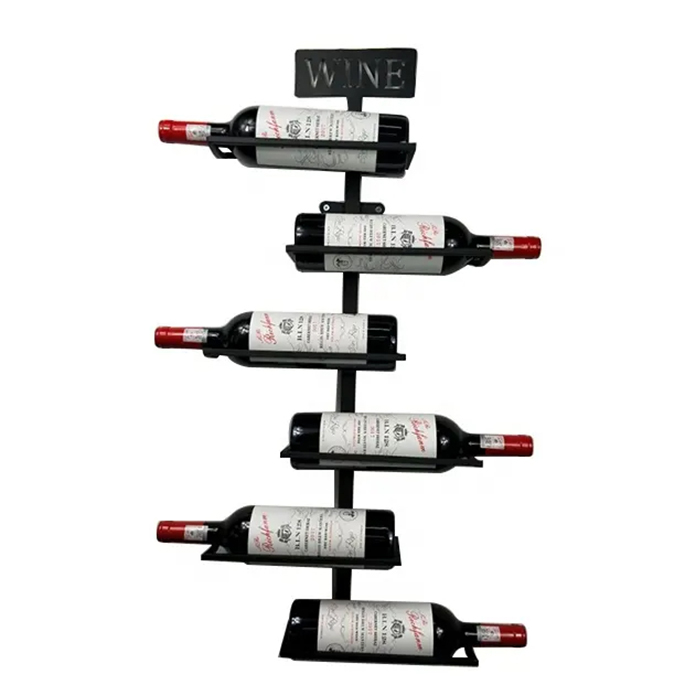 Exibição de prateleiras de vinho em prateleiras flutuantes montadas na parede