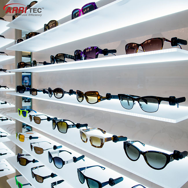 How to attract customers by your sunglasses display