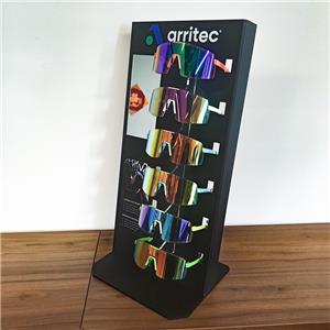 Maximice el espacio en los mostradores: expositor de gafas de 6 niveles frente a estanterías voluminosas.