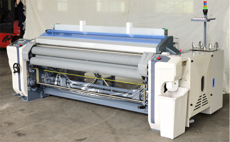 shuttleless water jet loom