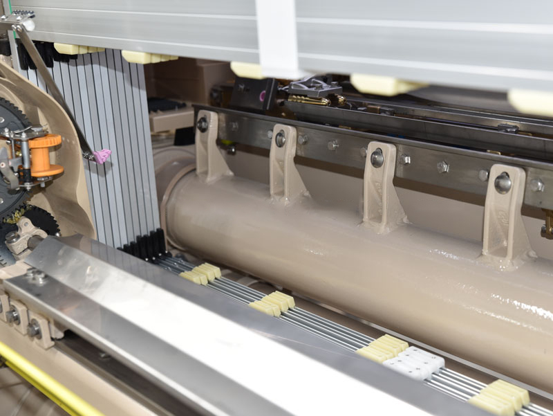 high-pressure current water jet loom