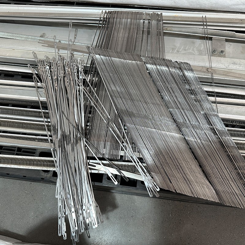 Wear resistant Heddle