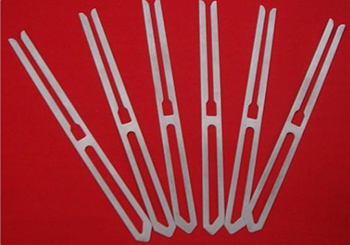 واٹر جیٹ لوم میں ڈراپ وائر کا کیا کام ہے؟