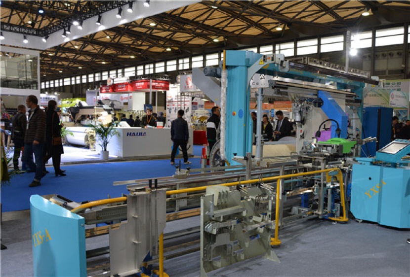 Automatic drawing-in machine