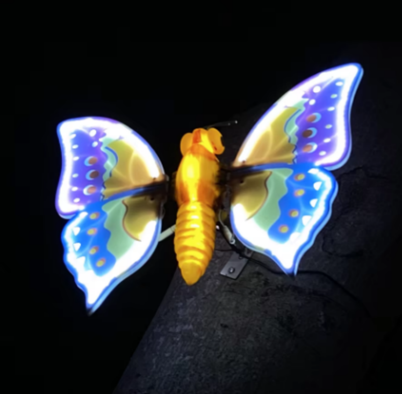 Lumières à ailes mobiles violettes papillon 3D LED