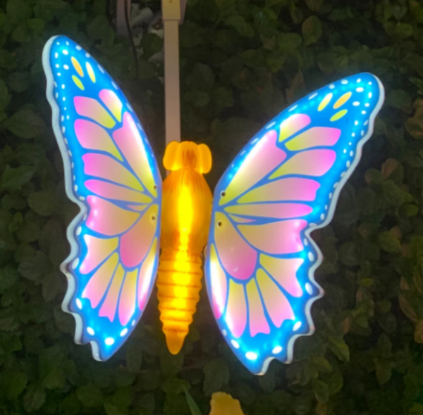 Lumières à ailes mobiles violettes papillon 3D LED