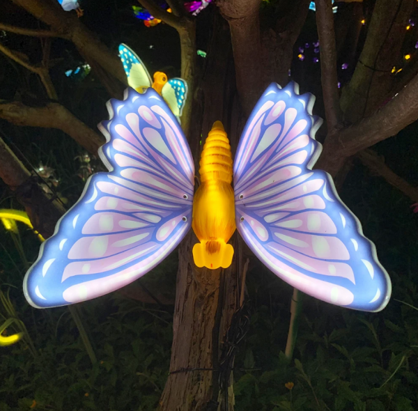 Lumières à ailes mobiles violettes papillon 3D LED