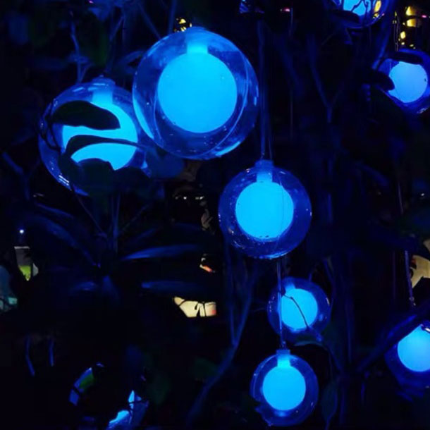 Decorazione a sfera LED RGB intelligente impermeabile per le feste