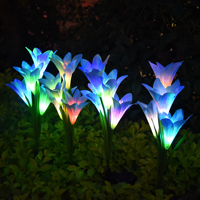 Lampes solaires sur piquet pour jardin en forme de fleur de lys