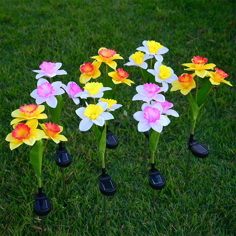 Lámpara de jardín con forma de narciso que funciona con energía solar