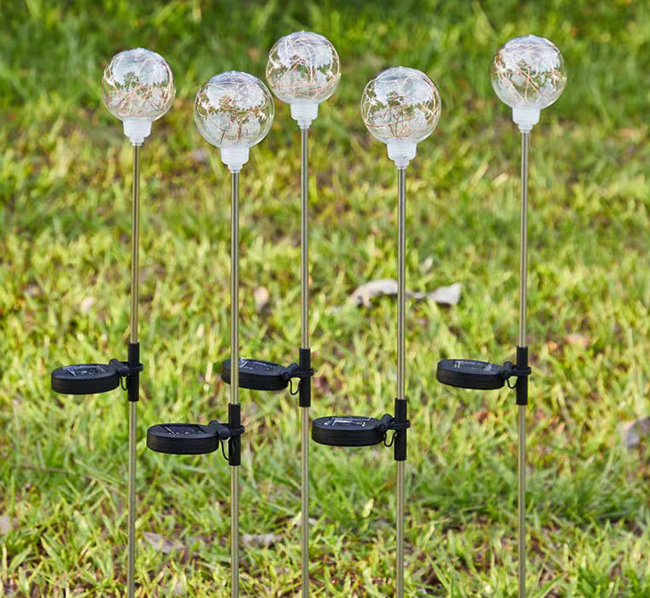 Solar garden globe stake light