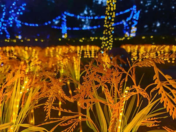 decorative outdoor solar stake lights