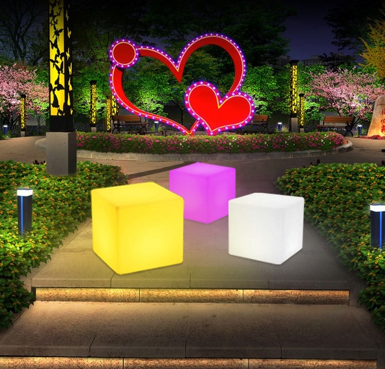 garden mood lighting