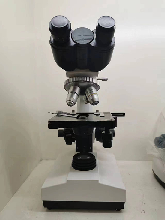 Microscope de laboratoire XSZ-107Halogène