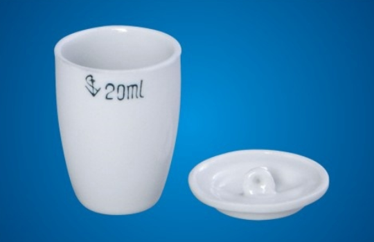 Creusets en porcelaine, avec couvercle dentelé, émaillés