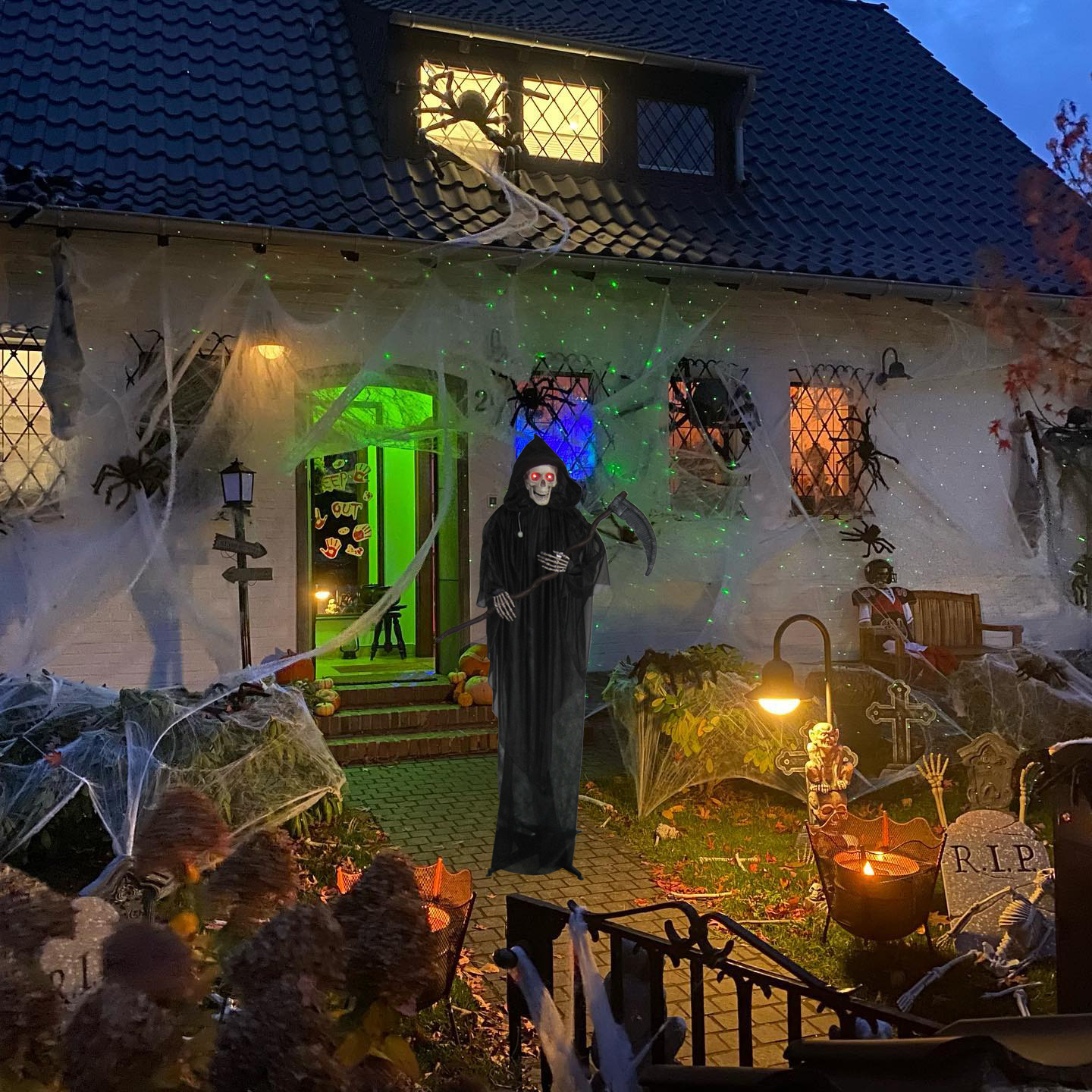 6ft animated standing reaper halloween decoration