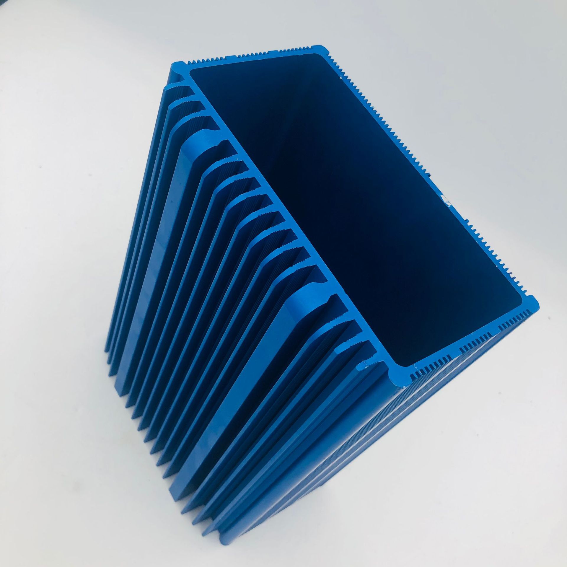 CNC Machined Aluminum Heat Sink Shell CNC Machined Aluminum Heat Sink Shell
