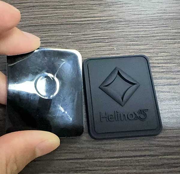 Plastové štítky, PVC nášivka, silikónový štítok so zabudovanými magnetmi