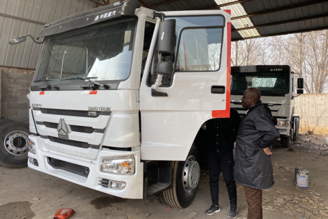 Customers from Tanzania visit our Howo Truck Warehouse