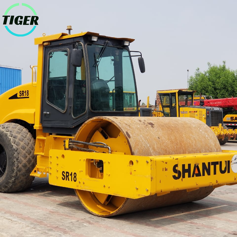 Welcome to visit our construction machinery warehouse in Shanghai