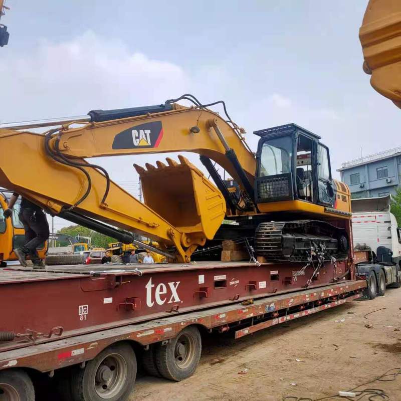 Excavator CAT 325 folosit