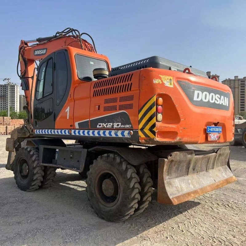 Used Doosan DX210W Excavator