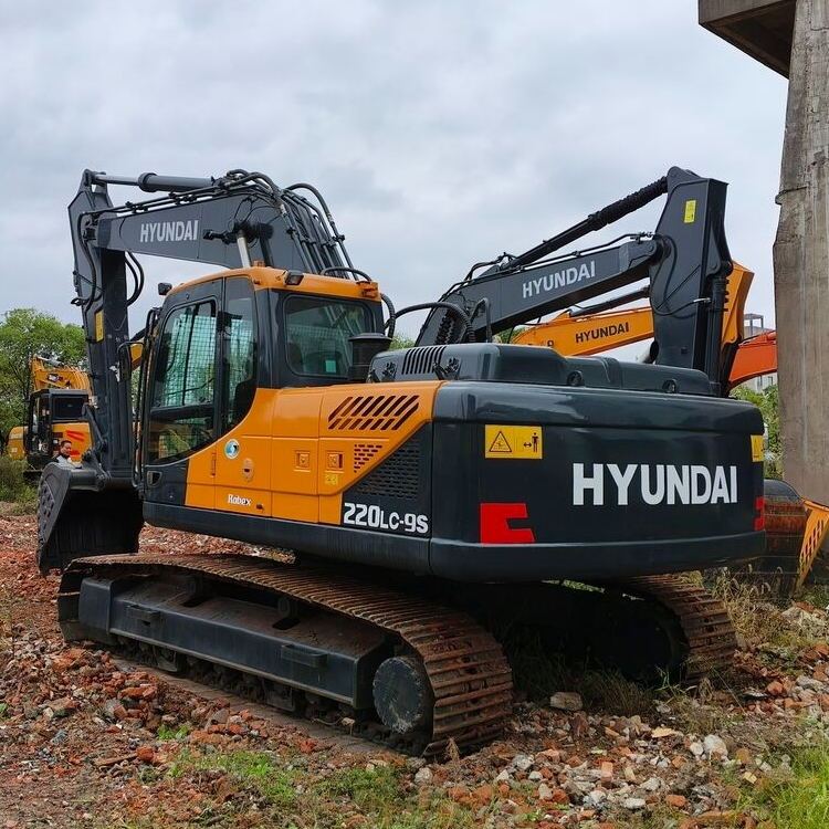 Used Hyundai 220 Excavator