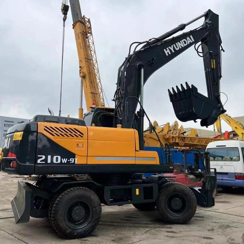 Used Hyundai 210W Excavator