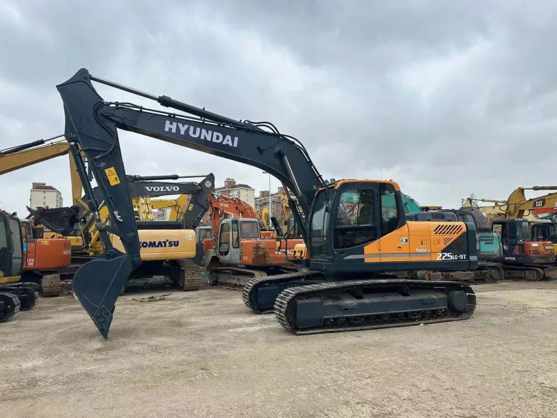 Pelle Hyundai 225 d'occasion