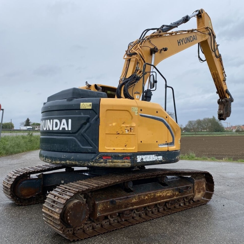 Used Hyundai 235 Excavator