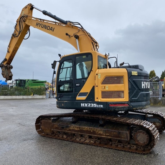 Excavator Hyundai 235 folosit