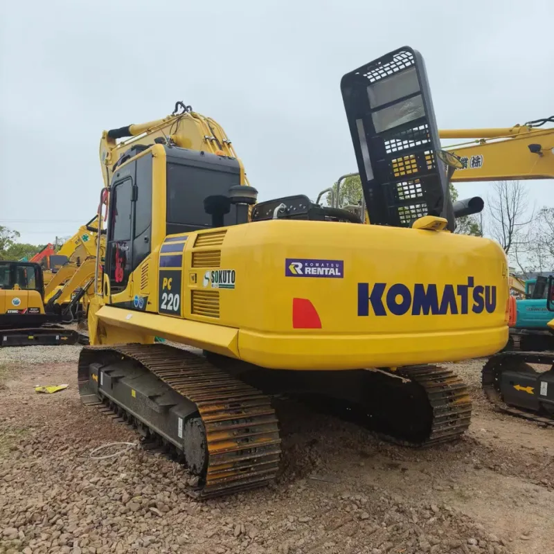 Escavadeira Komatsu PC220 usada