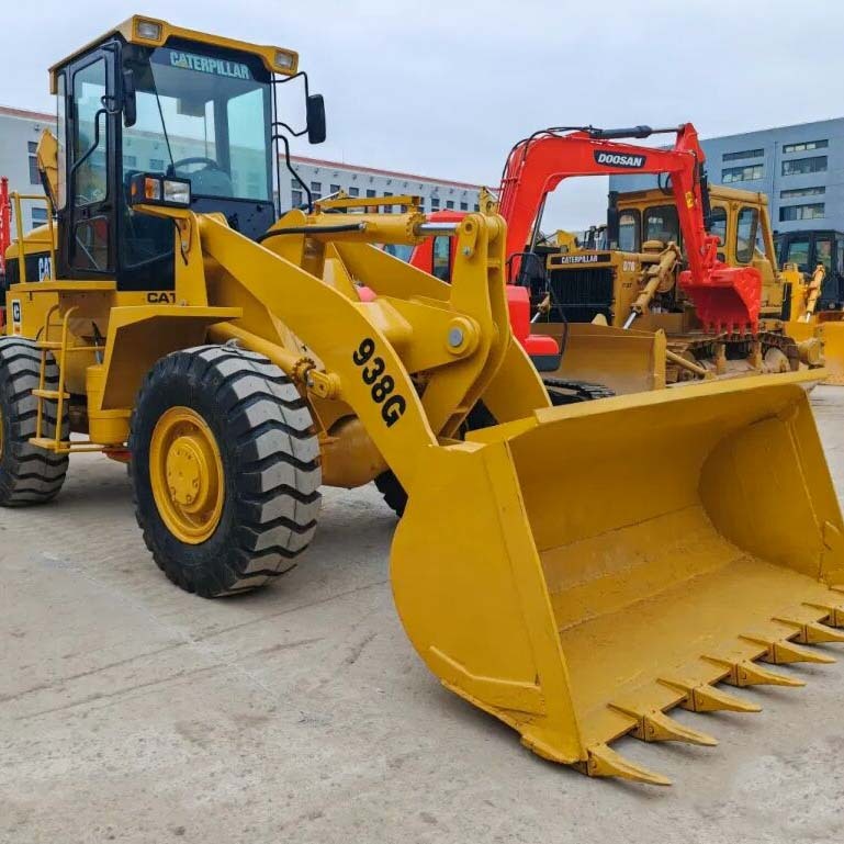 Incarcator pe pneuri CAT 938 folosit