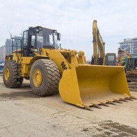 Incarcator pe pneuri CAT 980 folosit